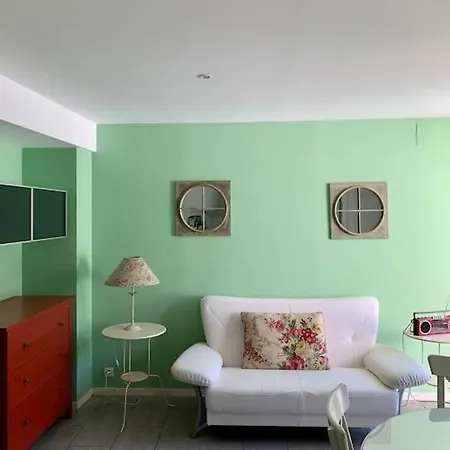 Maison De Confortable Avec Piscine Pons