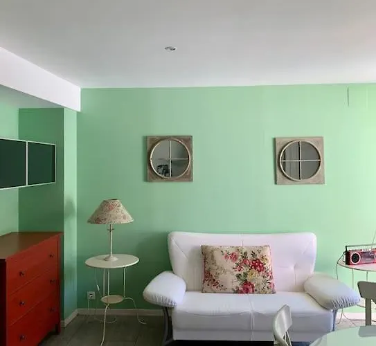 Maison De Confortable Avec Piscine Pons